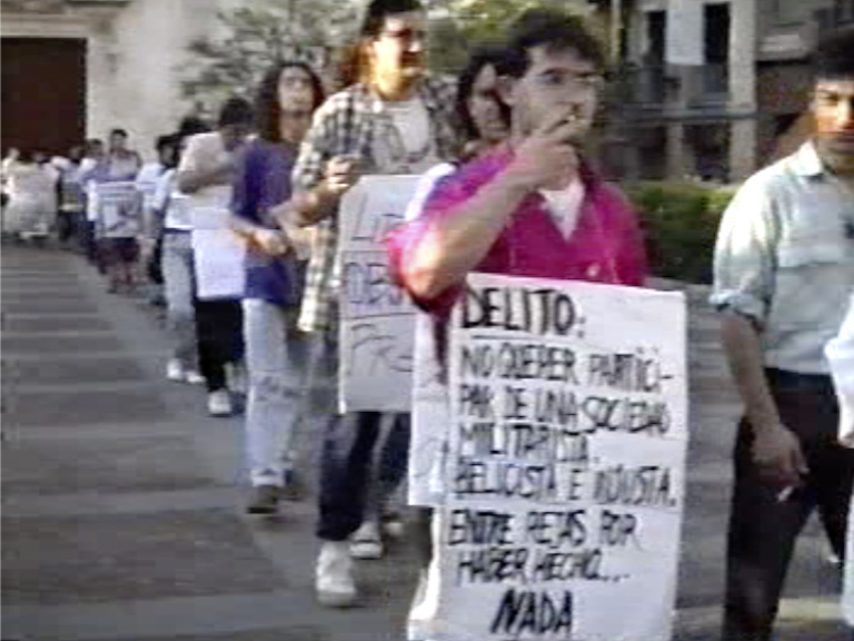 Marcha silenciosa en Sevilla por la libertad del insumiso Francisco Javier Sánchez de Rojas (Frasco). 1991